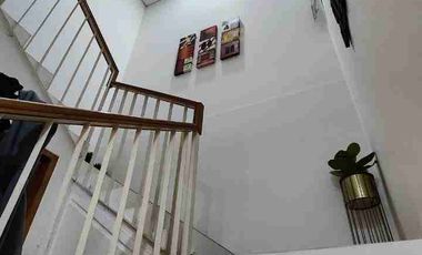 DIJUAL CEPAT RUMAH MEWAH FULL FURNISH DALAM PERUMAHAN ELITE JLN PARIS