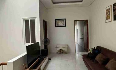 DIJUAL CEPAT RUMAH MEWAH FULL FURNISH DALAM PERUMAHAN ELITE JLN PARIS