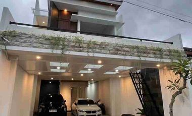 DIJUAL CEPAT RUMAH MEWAH FULL FURNISH DALAM PERUMAHAN ELITE JLN PARIS
