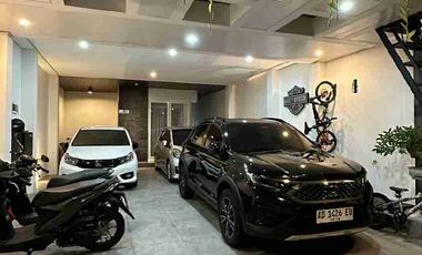 DIJUAL CEPAT RUMAH MEWAH FULL FURNISH DALAM PERUMAHAN ELITE JLN PARIS