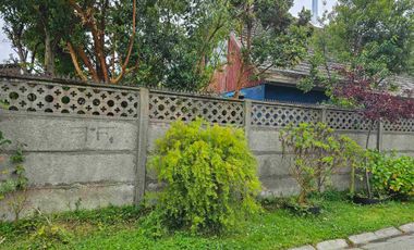 Vende Casa con segundo nivel,  esquina con excelente conectividad al lado de Avenida Monseñor Munita.