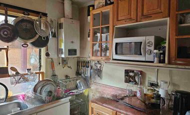 Vende Casa con segundo nivel,  esquina con excelente conectividad al lado de Avenida Monseñor Munita.