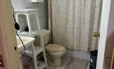 Vende Casa con segundo nivel,  esquina con excelente conectividad al lado de Avenida Monseñor Munita.