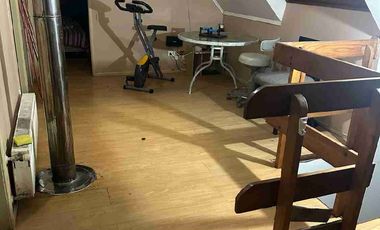 Vende Casa con segundo nivel,  esquina con excelente conectividad al lado de Avenida Monseñor Munita.