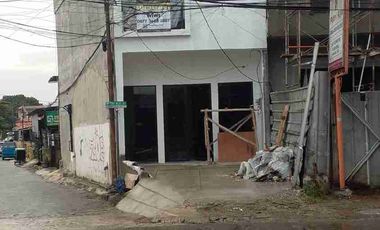 DI jual ruko 2 lantai bagus dan rapi  siap usaha  lokasi strategis dipersimpangan jalan utama sukmajaya depok