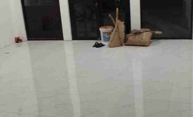 DI jual ruko 2 lantai bagus dan rapi  siap usaha  lokasi strategis dipersimpangan jalan utama sukmajaya depok