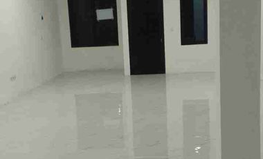 DI jual ruko 2 lantai bagus dan rapi  siap usaha  lokasi strategis dipersimpangan jalan utama sukmajaya depok