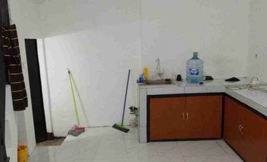 DI jual ruko 2 lantai bagus dan rapi  siap usaha  lokasi strategis dipersimpangan jalan utama sukmajaya depok