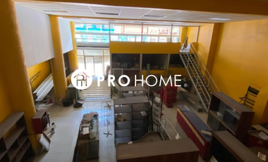 Locales comerciales y bodegas en Antofagasta | Amplia Planta Libre : Local Estratégico del Centro