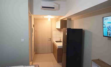disewakan apartement studio full furnish lokasi di springlake summarecon bekasi