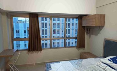 disewakan apartement studio full furnish lokasi di springlake summarecon bekasi