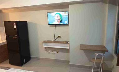 disewakan apartement studio full furnish lokasi di springlake summarecon bekasi