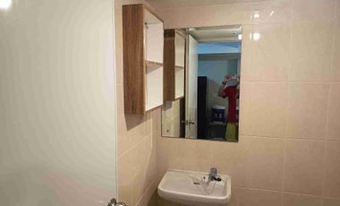 disewakan apartement studio full furnish lokasi di springlake summarecon bekasi