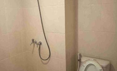 disewakan apartement studio full furnish lokasi di springlake summarecon bekasi