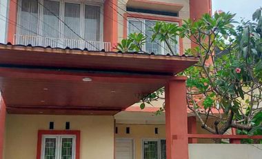 Rumah Full Furnished  Komplek Arcamanik Cisaranten Kulon Lokasi Strategis | LA147