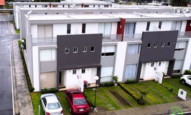 Venta de Casa, Sector Parques de la Galicia, Valle de Los Chillos, Ecuador