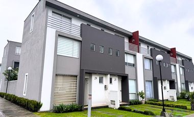 Venta de Casa, Sector Parques de la Galicia, Valle de Los Chillos, Ecuador