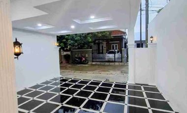 RUMAH 2 LANTAI ROOFTOP DI KALISARI DEKAT MALL CIJANTUNG