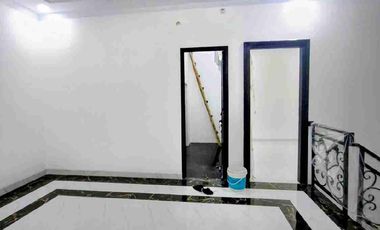 RUMAH 2 LANTAI ROOFTOP DI KALISARI DEKAT MALL CIJANTUNG