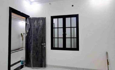 RUMAH 2 LANTAI ROOFTOP DI KALISARI DEKAT MALL CIJANTUNG