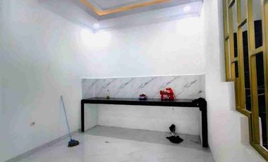 RUMAH 2 LANTAI ROOFTOP DI KALISARI DEKAT MALL CIJANTUNG