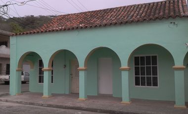 CASA EN RENTA EN EL CENTRO DE ALVARADO | ARLETTE FLORES