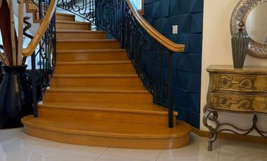 CERCA DE CONSULADO AMERICANO CASA EN VENTA
