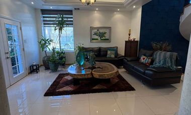 CERCA DE CONSULADO AMERICANO CASA EN VENTA