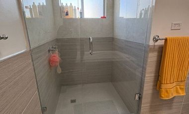 CERCA DE CONSULADO AMERICANO CASA EN VENTA