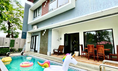 Villa Private Pool Strategis di Malang