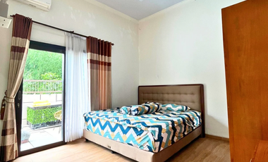 Villa Private Pool Strategis di Malang