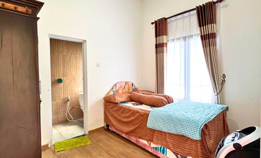 Villa Private Pool Strategis di Malang