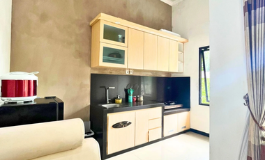 Villa Private Pool Strategis di Malang