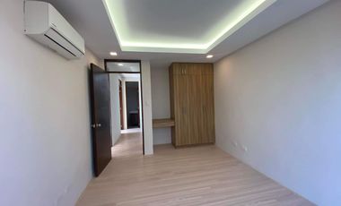 3 Storey Townhouse w/ Roofdeck For Sale in Teachers Village Q.C. KSA