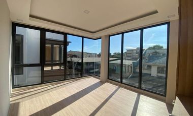 3 Storey Townhouse w/ Roofdeck For Sale in Teachers Village Q.C. KSA