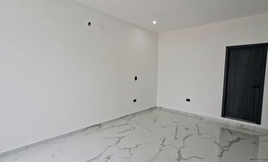 CASA EN VENTA EN RESIDENCIAL PUERTA DE HIERRO