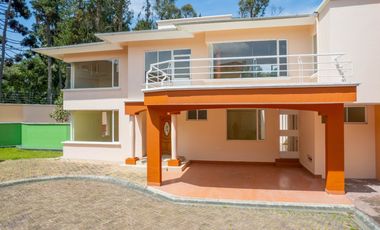 Venta de Casa, Urbanización San José del Valle, Quito, Ecuador