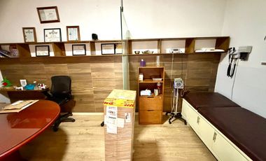 Renta $75,000.00 de 1 Local y 18 Consultorios Médicos en calle Morelos N°000, Col. Americana en Guadalajara, Jalisco, Mexico.