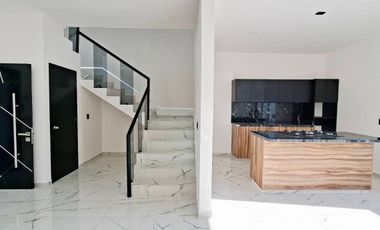 CASA EN VENTA EN FRACCIONAMIENTO BOSQUES DE LA TRINIDAD