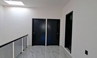 CASA EN VENTA EN FRACCIONAMIENTO BOSQUES DE LA TRINIDAD