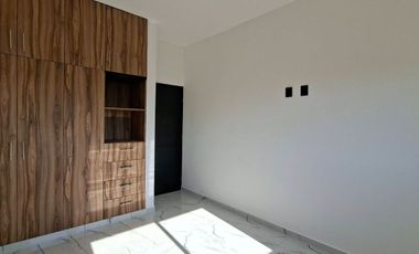 CASA EN VENTA EN FRACCIONAMIENTO BOSQUES DE LA TRINIDAD