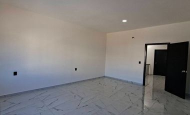 CASA EN VENTA EN FRACCIONAMIENTO BOSQUES DE LA TRINIDAD