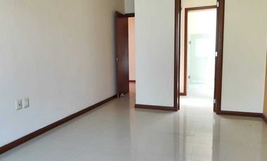 Casa en renta 3 recámaras, 1 estudio, cochera 3 autos en Ciudad Granja cerca del Parque Metropolitano, Universidad, Panamericana y Ciudad Judicial