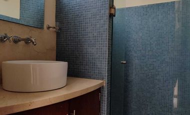 Casa en renta 3 recámaras, 1 estudio, cochera 3 autos en Ciudad Granja cerca del Parque Metropolitano, Universidad, Panamericana y Ciudad Judicial