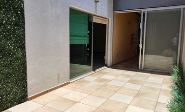 Casa en renta 3 recámaras, 1 estudio, cochera 3 autos en Ciudad Granja cerca del Parque Metropolitano, Universidad, Panamericana y Ciudad Judicial