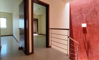 Casa en renta 3 recámaras, 1 estudio, cochera 3 autos en Ciudad Granja cerca del Parque Metropolitano, Universidad, Panamericana y Ciudad Judicial