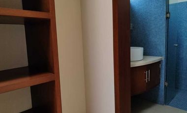 Casa en renta 3 recámaras, 1 estudio, cochera 3 autos en Ciudad Granja cerca del Parque Metropolitano, Universidad, Panamericana y Ciudad Judicial