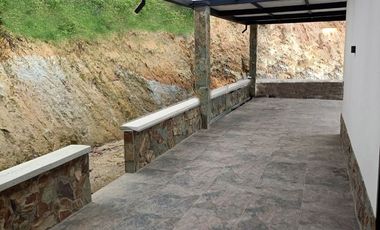 SE ARRIENDA CASA FINCA, SECTOR EL TABLAZO. RIONEGRO
