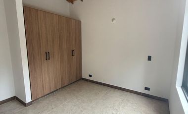 SE ARRIENDA CASA FINCA, SECTOR EL TABLAZO. RIONEGRO