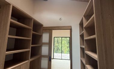 SE ARRIENDA CASA FINCA, SECTOR EL TABLAZO. RIONEGRO